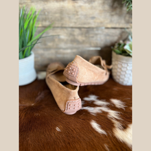 Load image into Gallery viewer, Driving Miss Daisy Moc