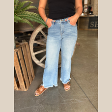 Load image into Gallery viewer, Mid Rise Crop Wide Leg