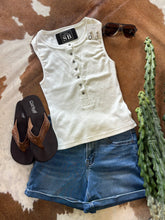 Load image into Gallery viewer, High Rise Medium Wash Shorts
