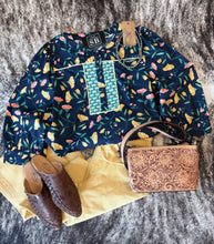 Load image into Gallery viewer, Marigold Drawstring Crop Jeans
