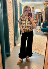 Load image into Gallery viewer, Black Ruffle Hem Cropped Pants
