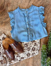 Load image into Gallery viewer, Ruffled Sleeve Light Wash Top
